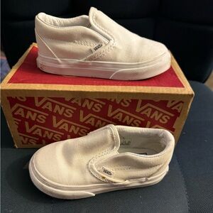 Toddler size 7 white slip on Vans